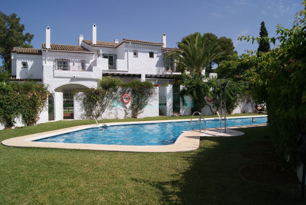 Ático en venta en El Paraiso, Estepona