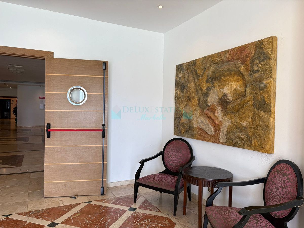 Ground Floor Apartment for sale in Benahavis