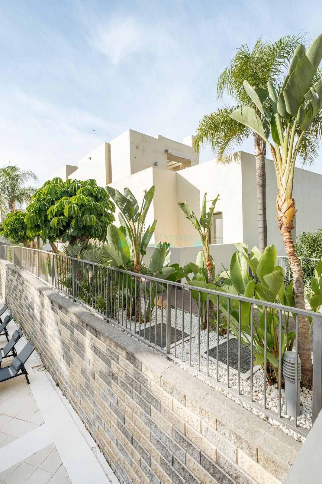 Apartamento en alquiler en Los Altos de los Monteros, Marbella Este