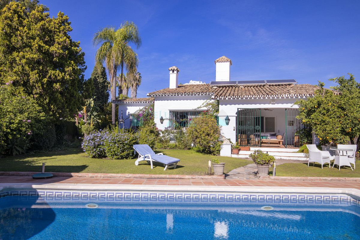 Villa for sale in Guadalmina Alta, San Pedro de Alcantara