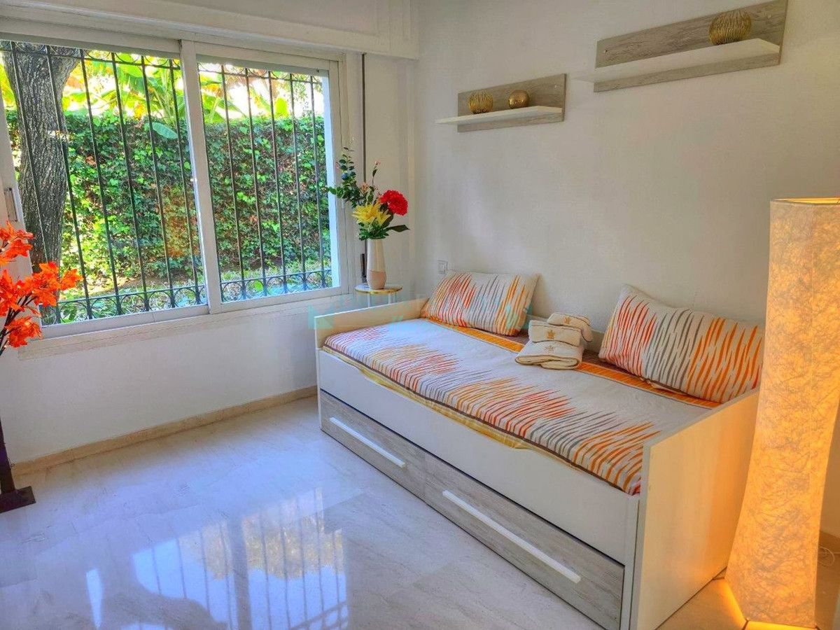 Ground Floor Apartment for sale in Estepona