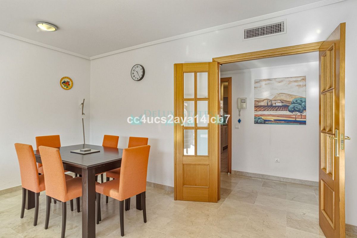 Apartment for sale in Carib Playa, Marbella East