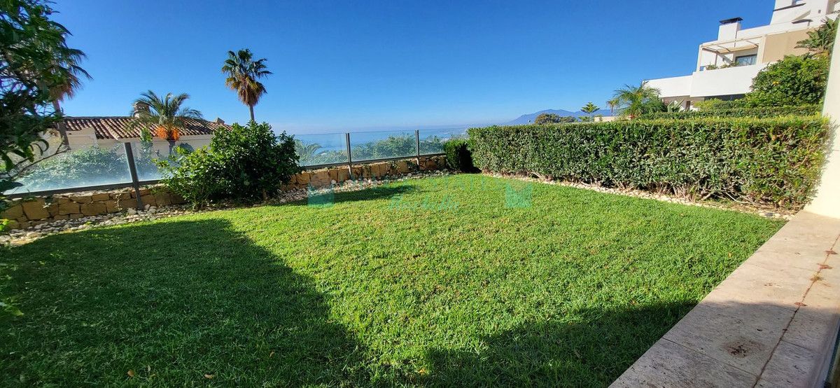 Apartamento Planta Baja en venta en Los Monteros, Marbella Este