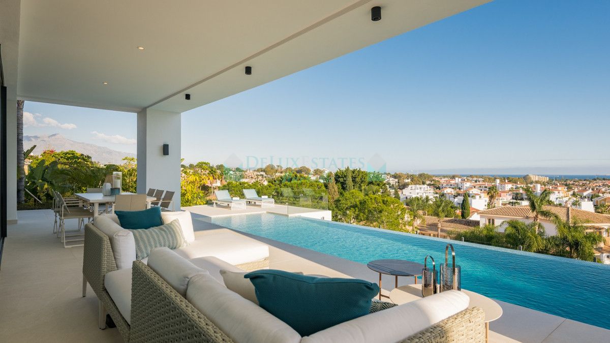 Villa en venta en Estepona