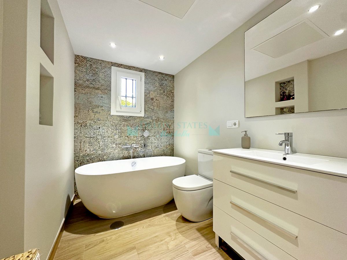 Apartamento Planta Baja en venta en Estepona