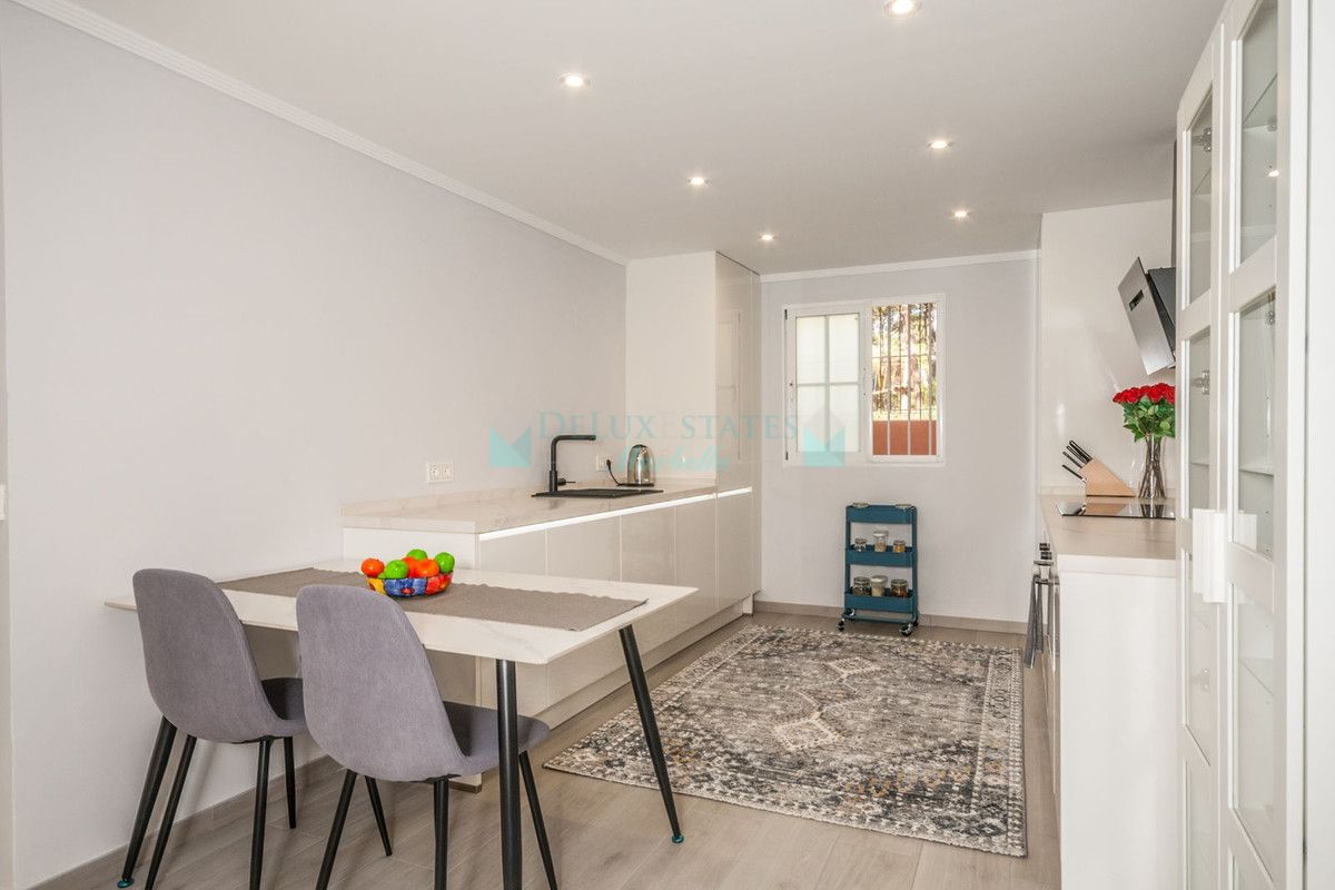 Apartamento Planta Baja en venta en Elviria, Marbella Este