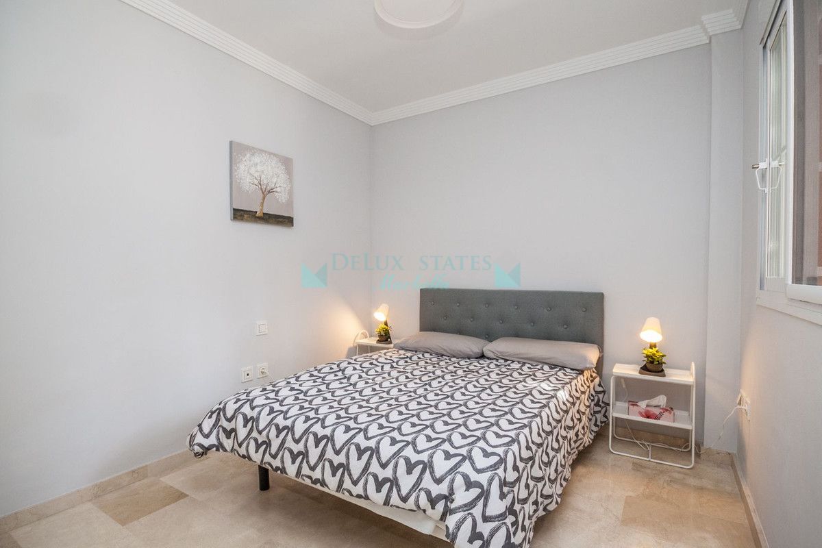Apartamento Planta Baja en venta en Elviria, Marbella Este