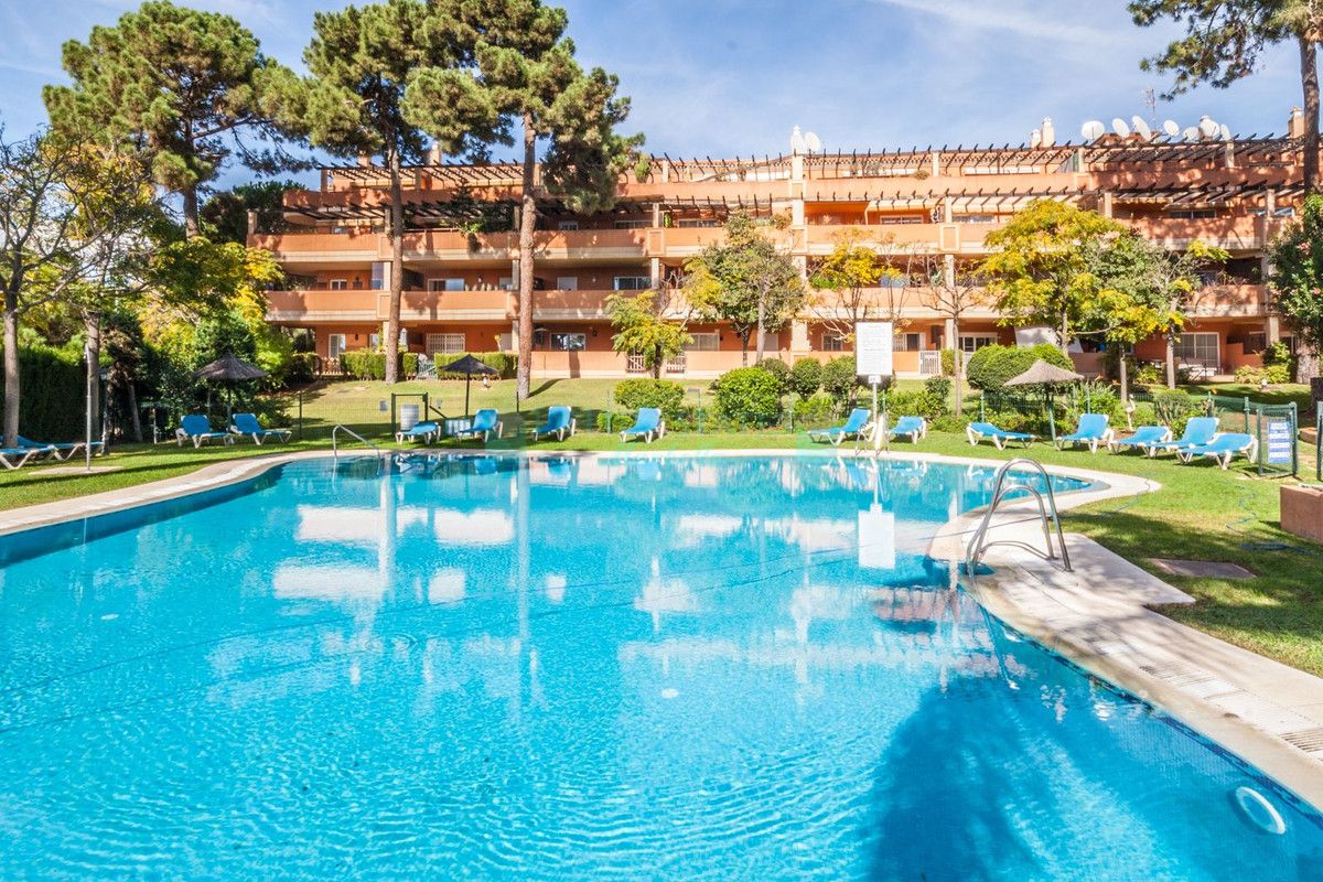 Apartamento Planta Baja en venta en Elviria, Marbella Este