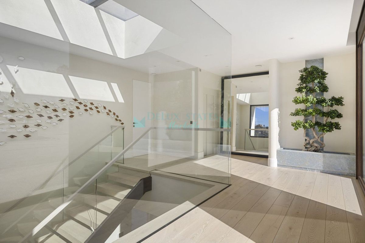 Villa for rent in El Madroñal, Benahavis