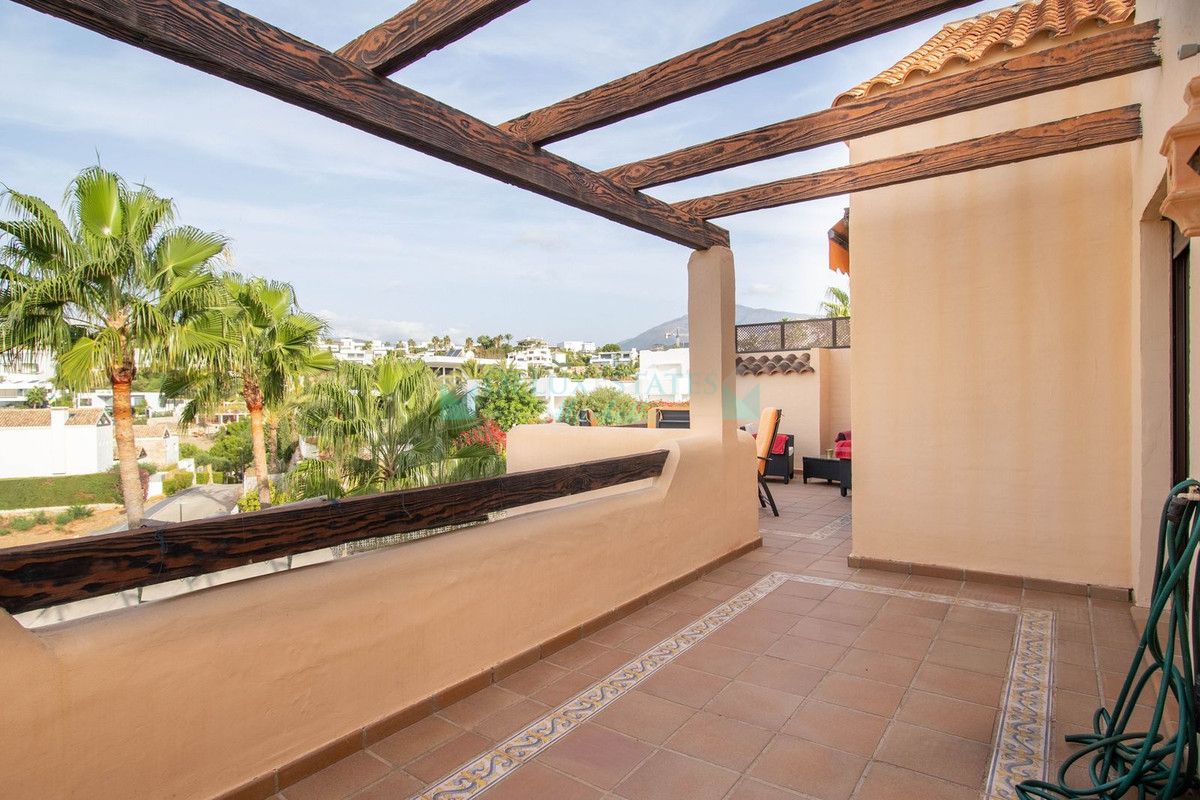 Penthouse for sale in Atalaya, Estepona