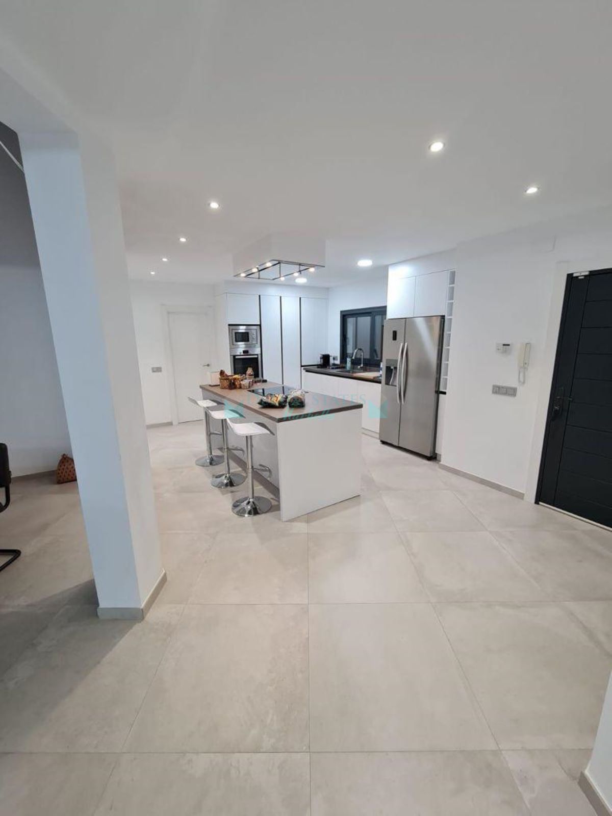 Villa en alquiler en Elviria, Marbella Este