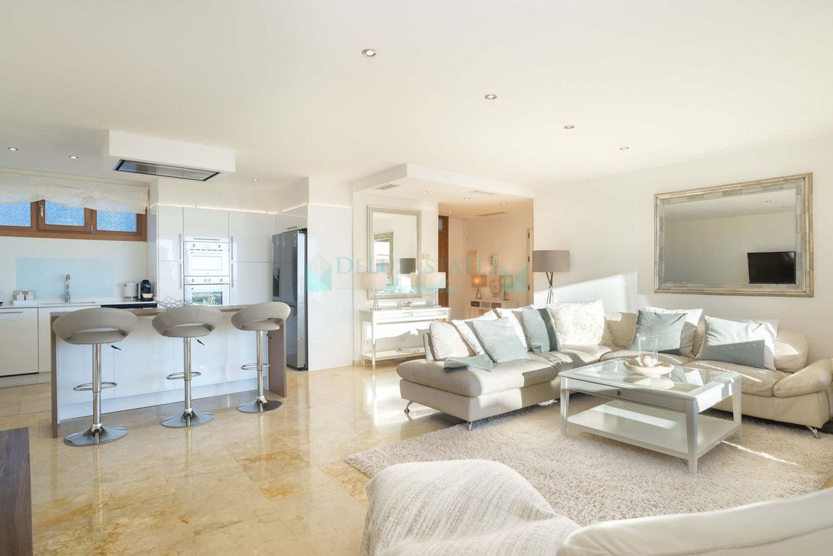 Ground Floor Apartment for sale in Los Altos de los Monteros, Marbella East