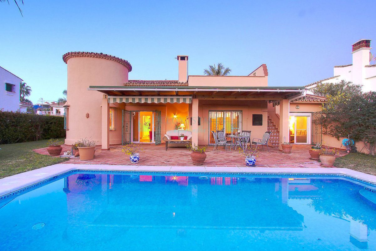 Villa for rent in Las Chapas, Marbella East