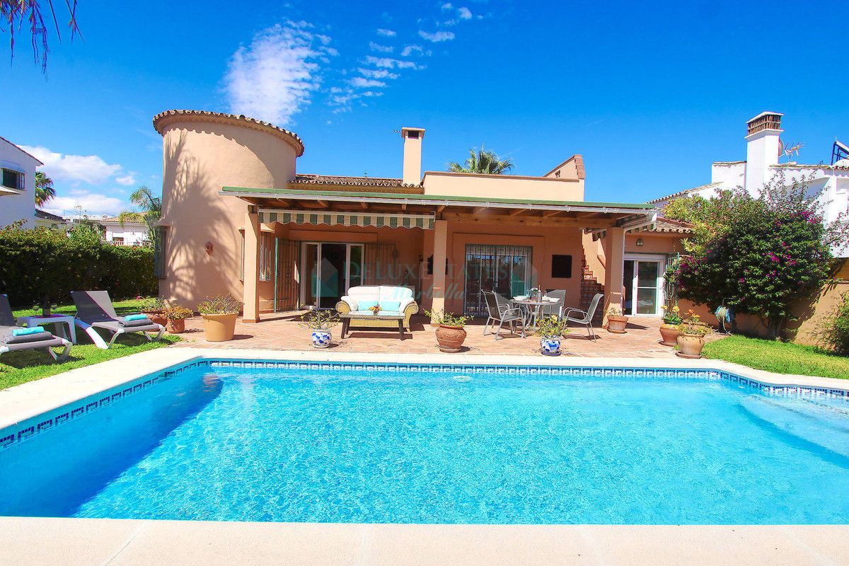 Villa for rent in Las Chapas, Marbella East