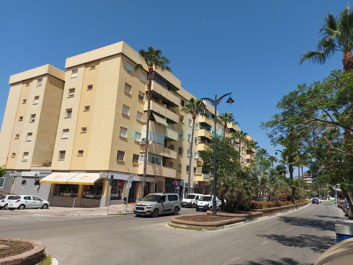 Apartment for sale in Estepona