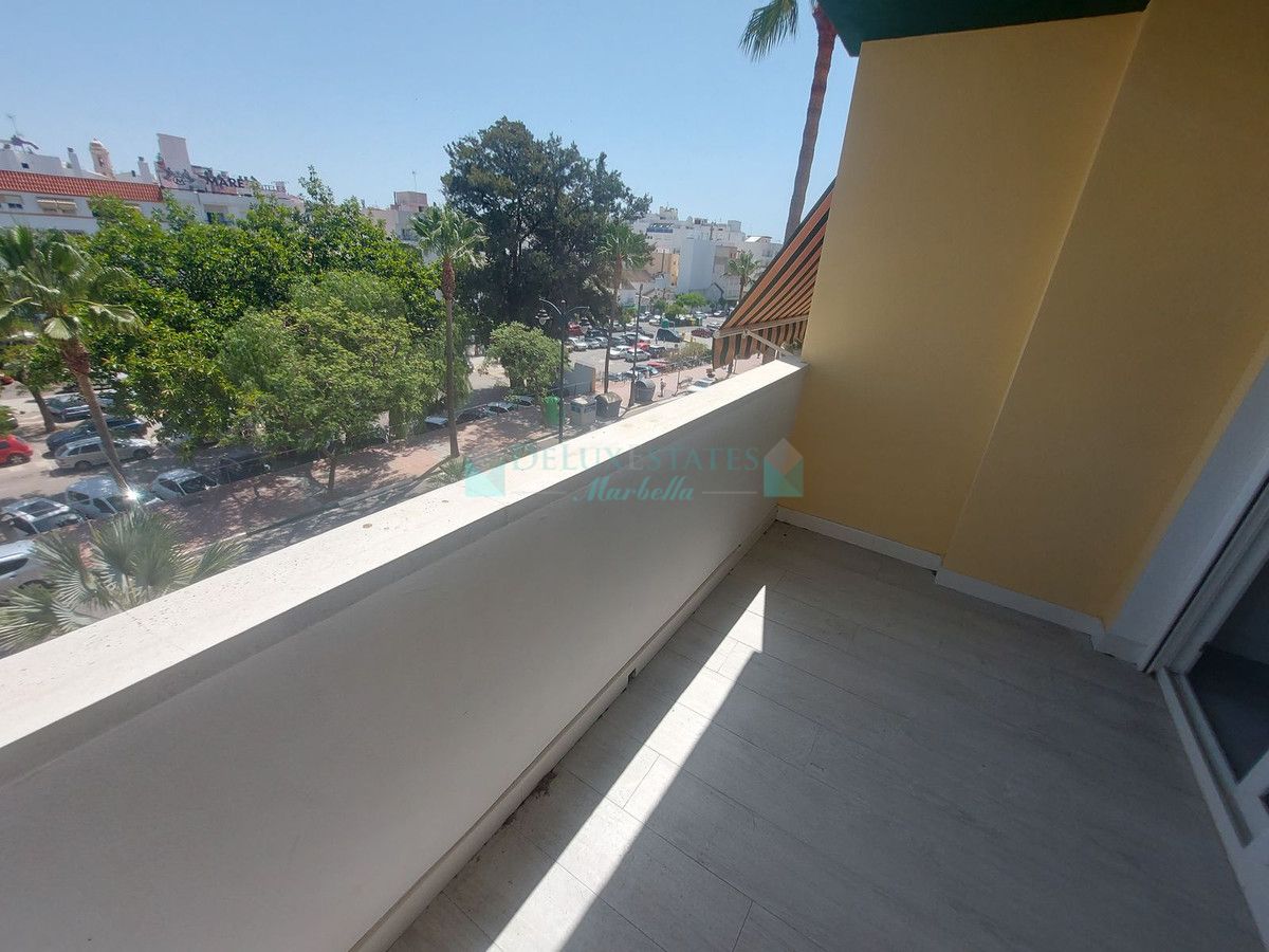 Apartment for sale in Estepona