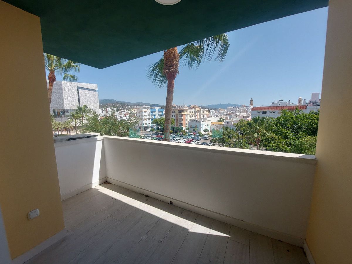 Apartment for sale in Estepona