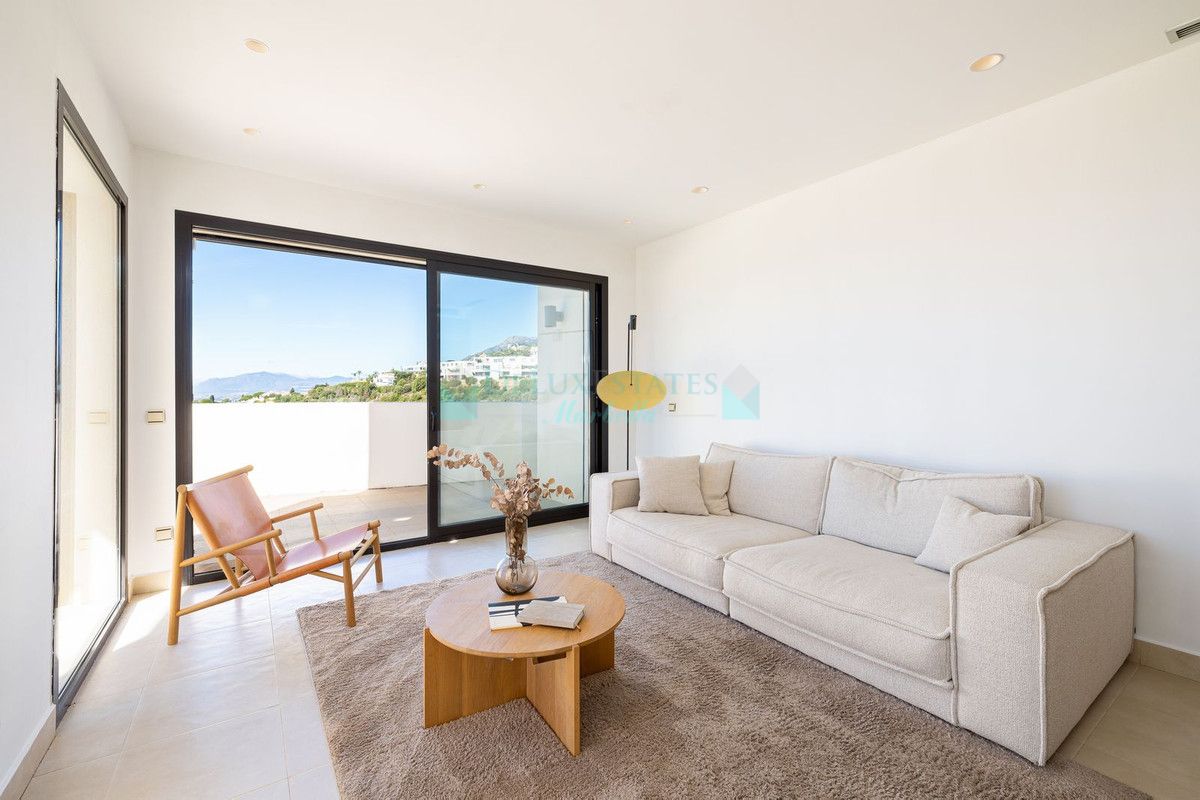 Penthouse for sale in Los Altos de los Monteros, Marbella East