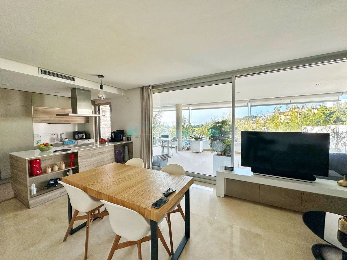 Apartamento en venta en Los Arqueros, Benahavis