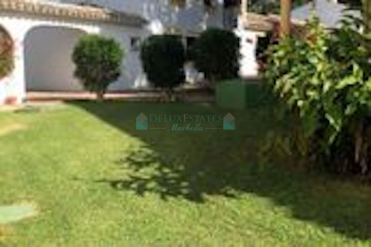 Adosado en venta en Elviria, Marbella Este