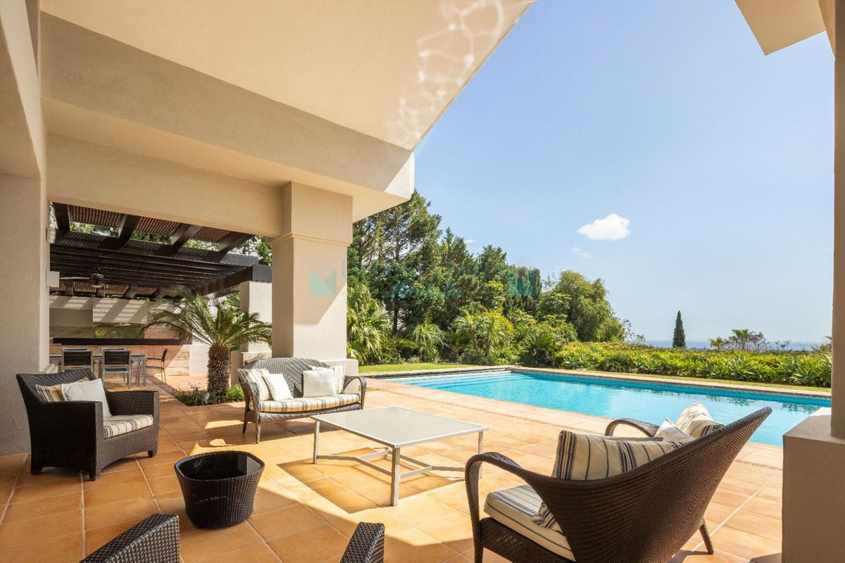 Villa for sale in Benahavis