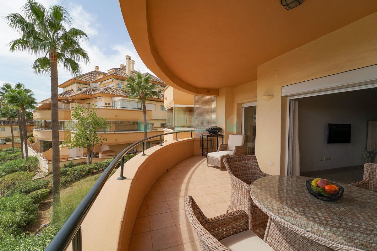 Apartamento en alquiler en Elviria, Marbella Este