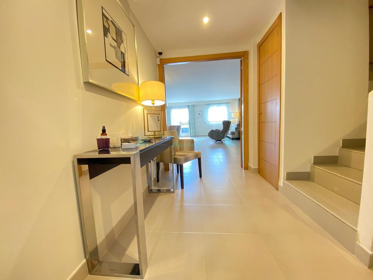 Town House for sale in Estepona