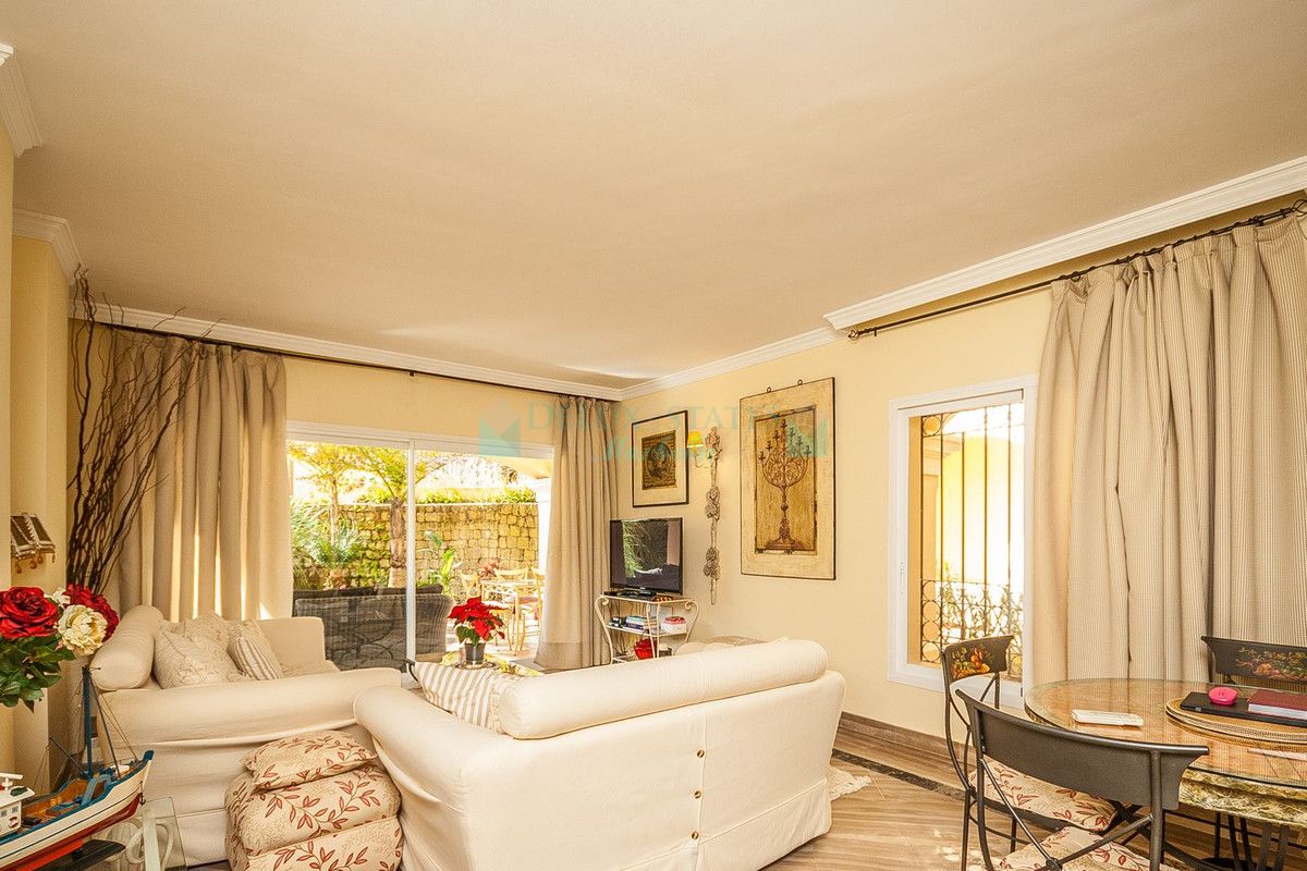 Ground Floor Apartment for sale in Elviria, Marbella East