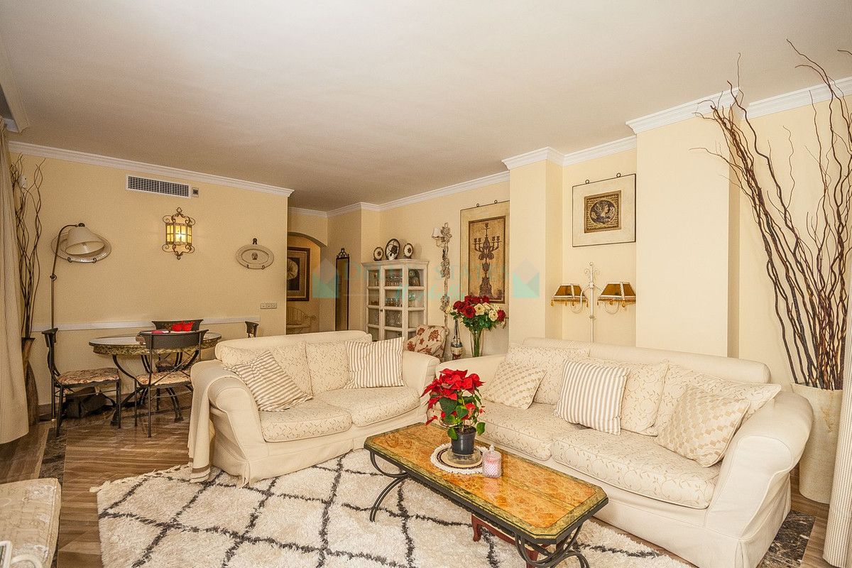 Ground Floor Apartment for sale in Elviria, Marbella East