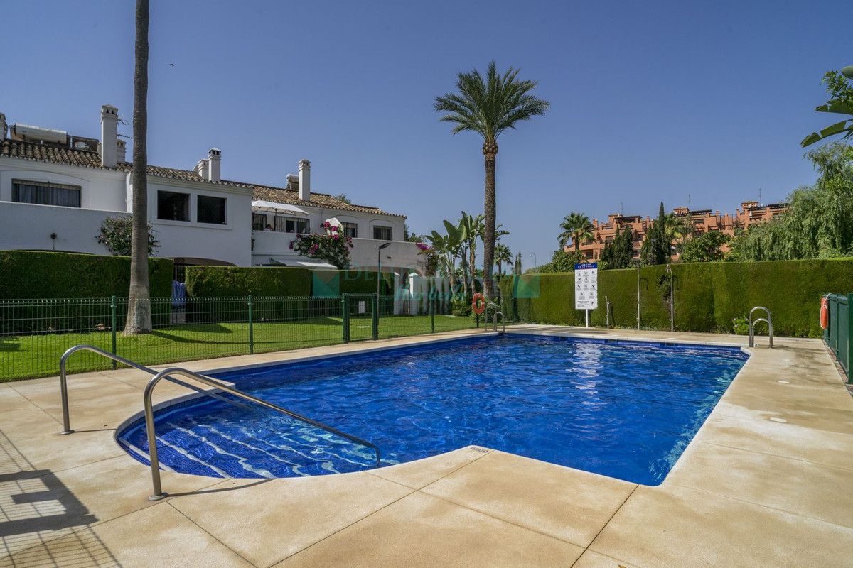 Town House for sale in Estepona