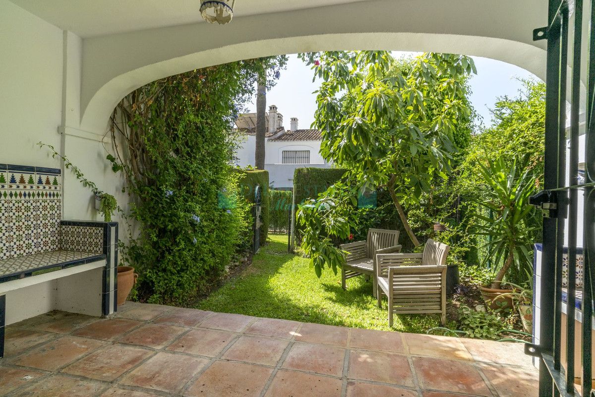 Town House for sale in Estepona