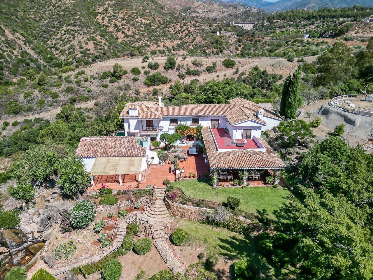 Finca for rent in Marbella