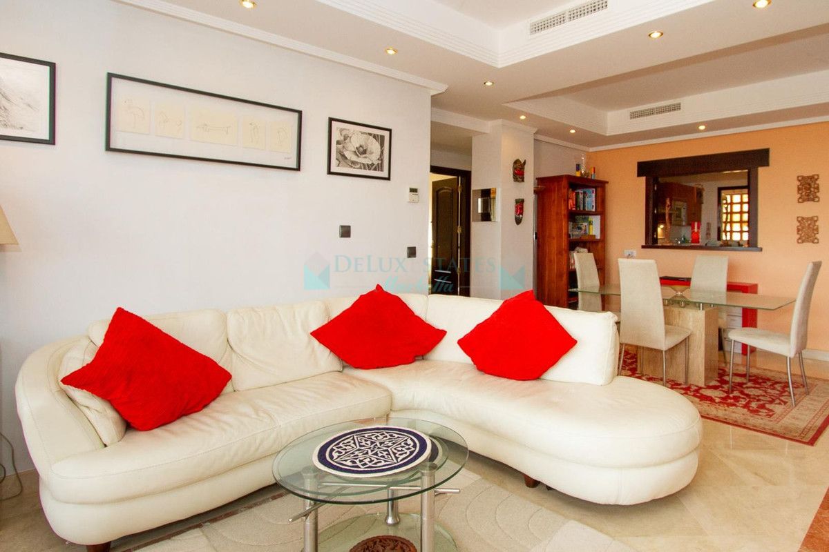 Apartment for sale in La Mairena, Marbella East