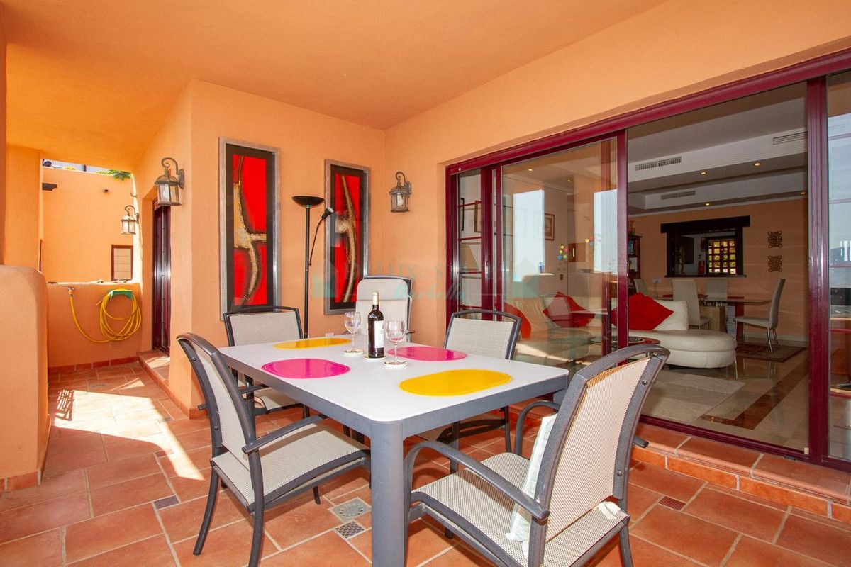 Apartment for sale in La Mairena, Marbella East