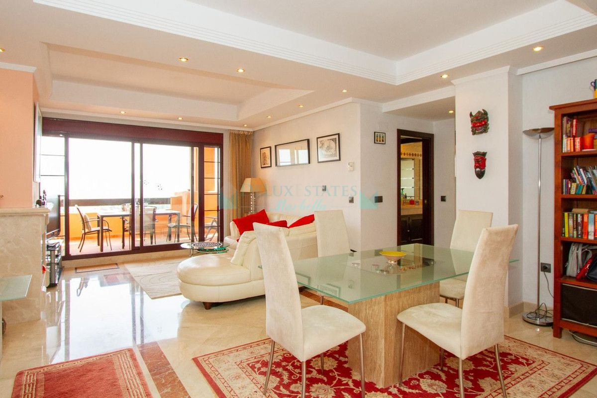 Apartment for sale in La Mairena, Marbella East