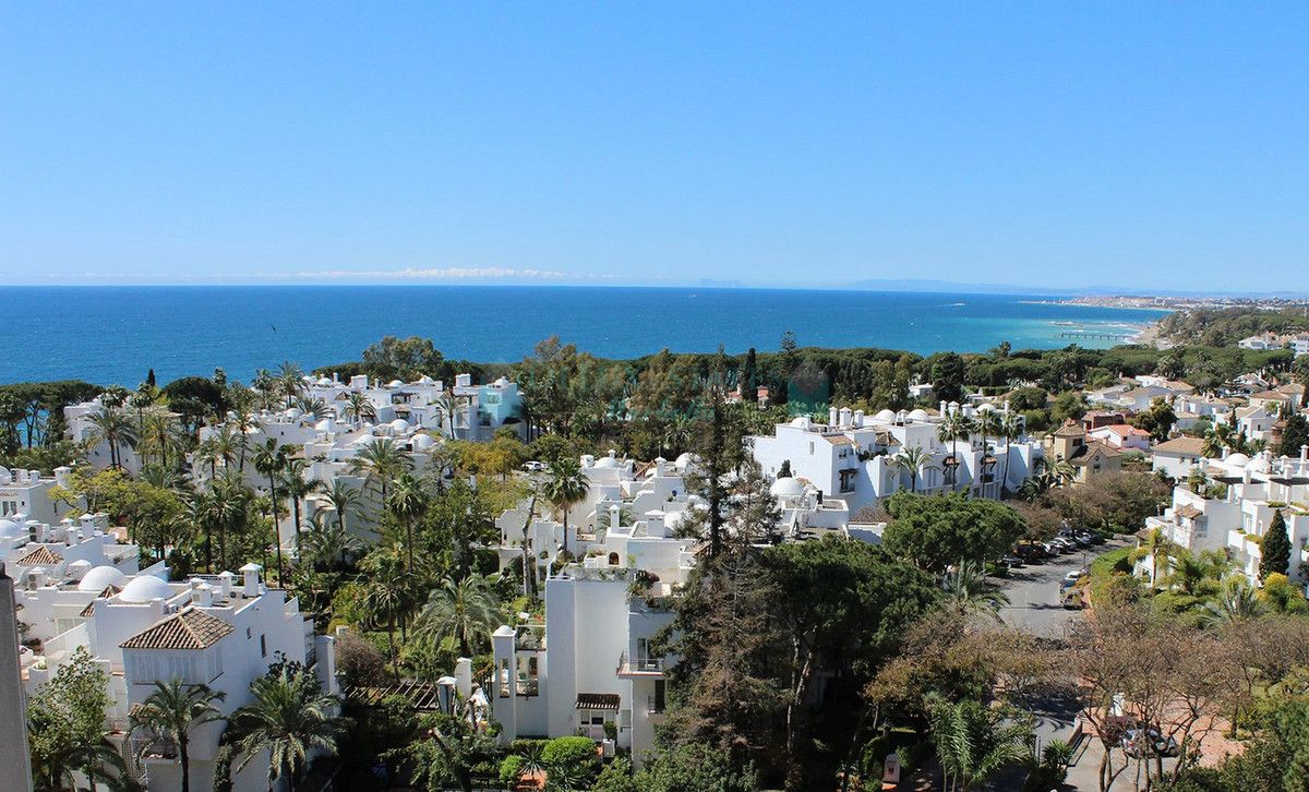 Ground Floor Apartment for sale in Marbella Golden Mile