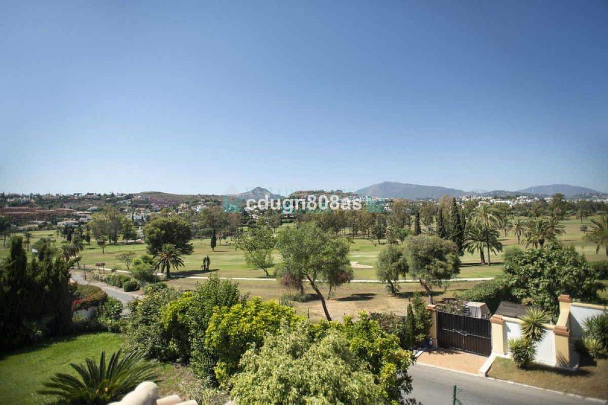 Parcela Residencial en venta en El Paraiso, Estepona