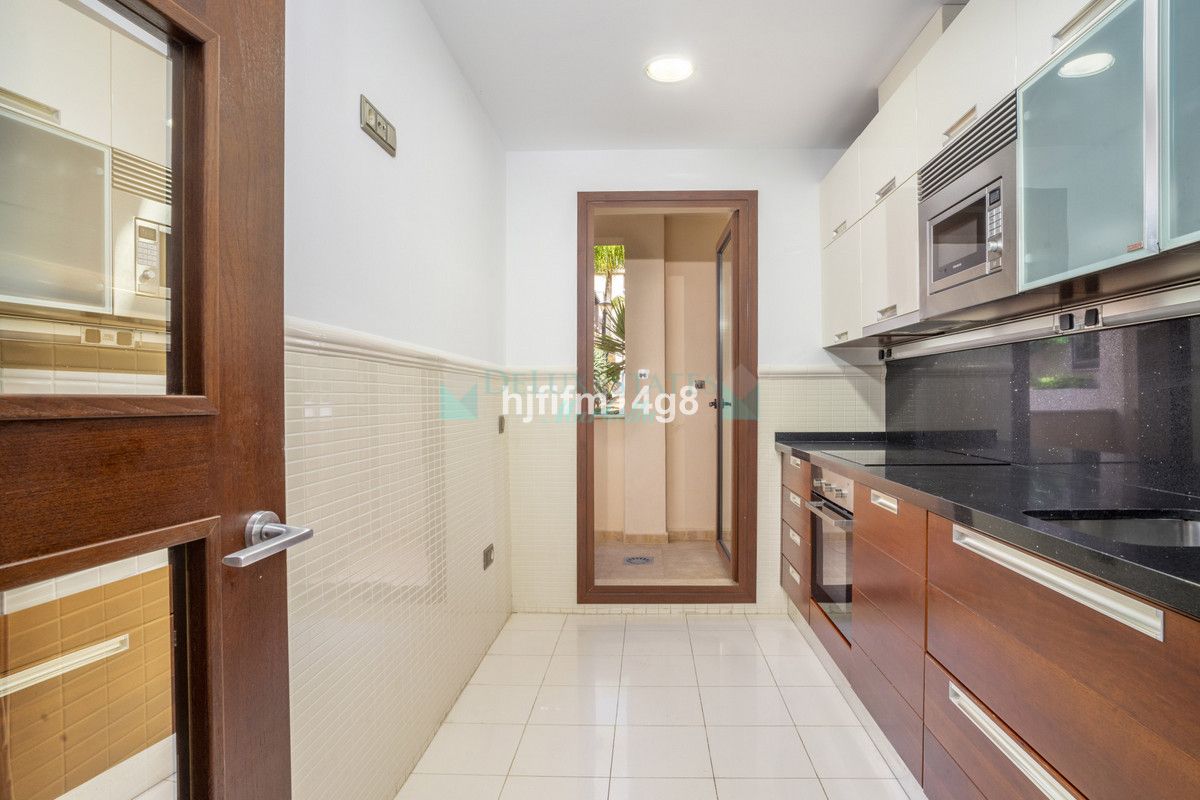 Ground Floor Apartment for sale in Nueva Andalucia