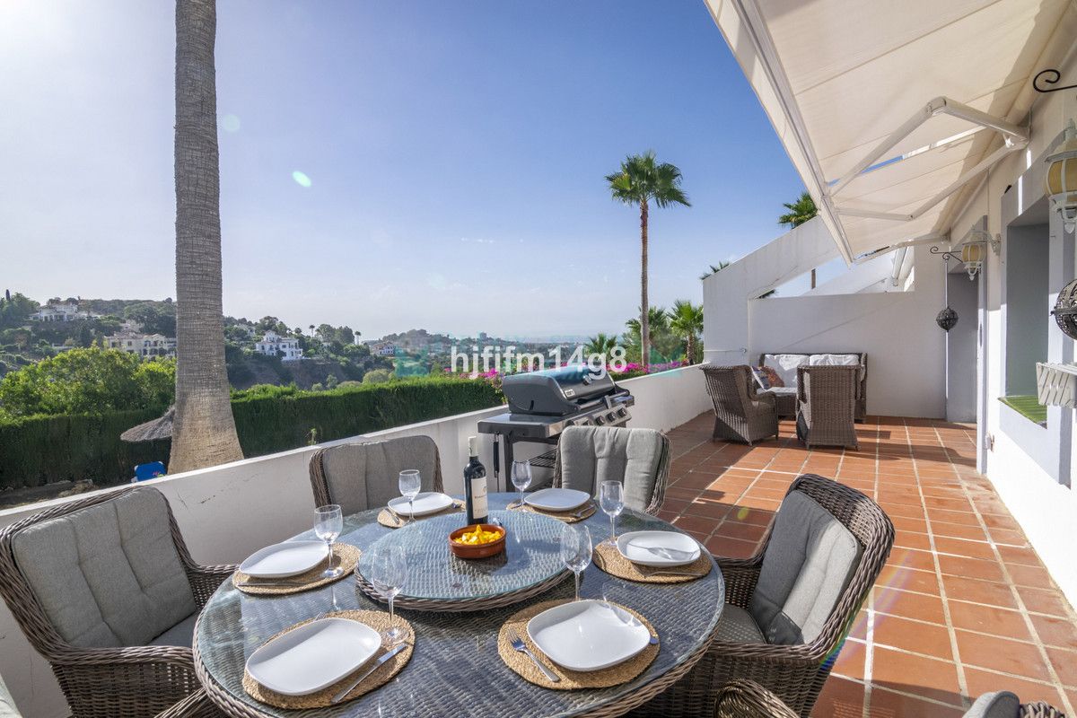 Apartment for sale in La Quinta, Benahavis