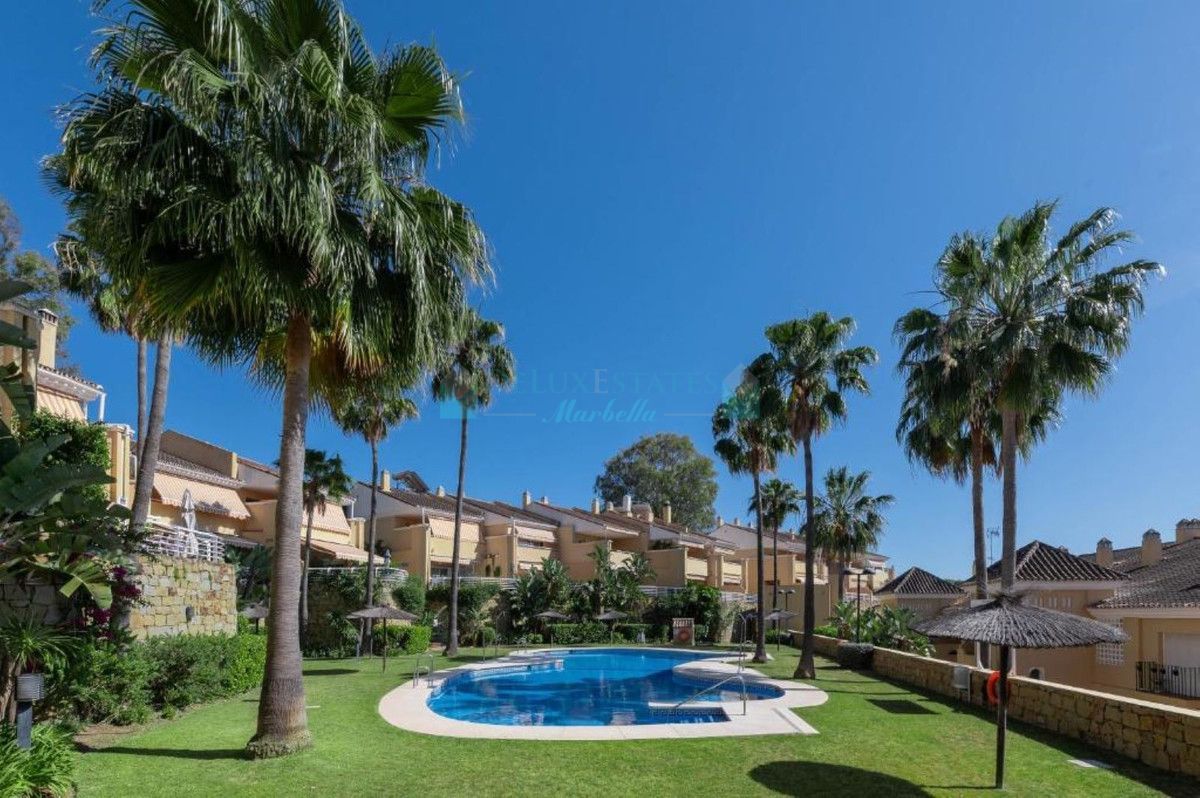 Apartamento en venta en La Quinta, Benahavis