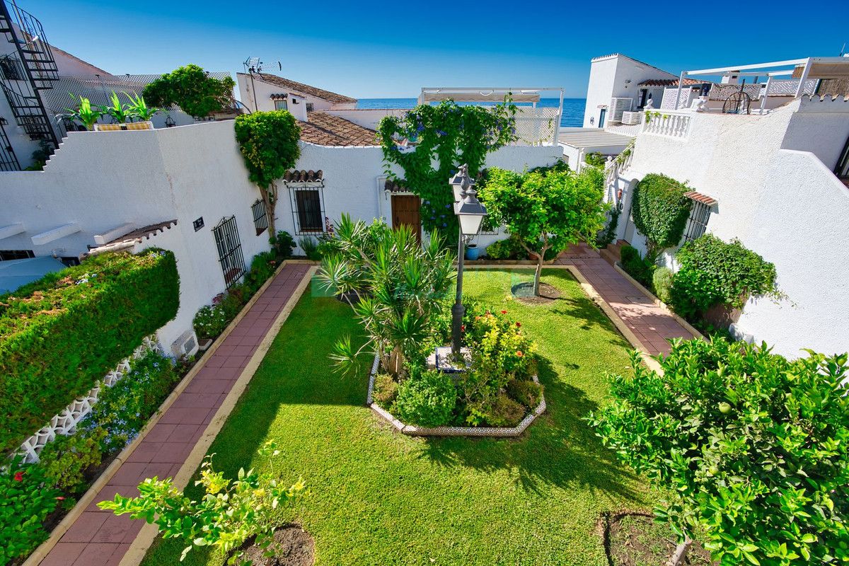 Town House for sale in Estepona