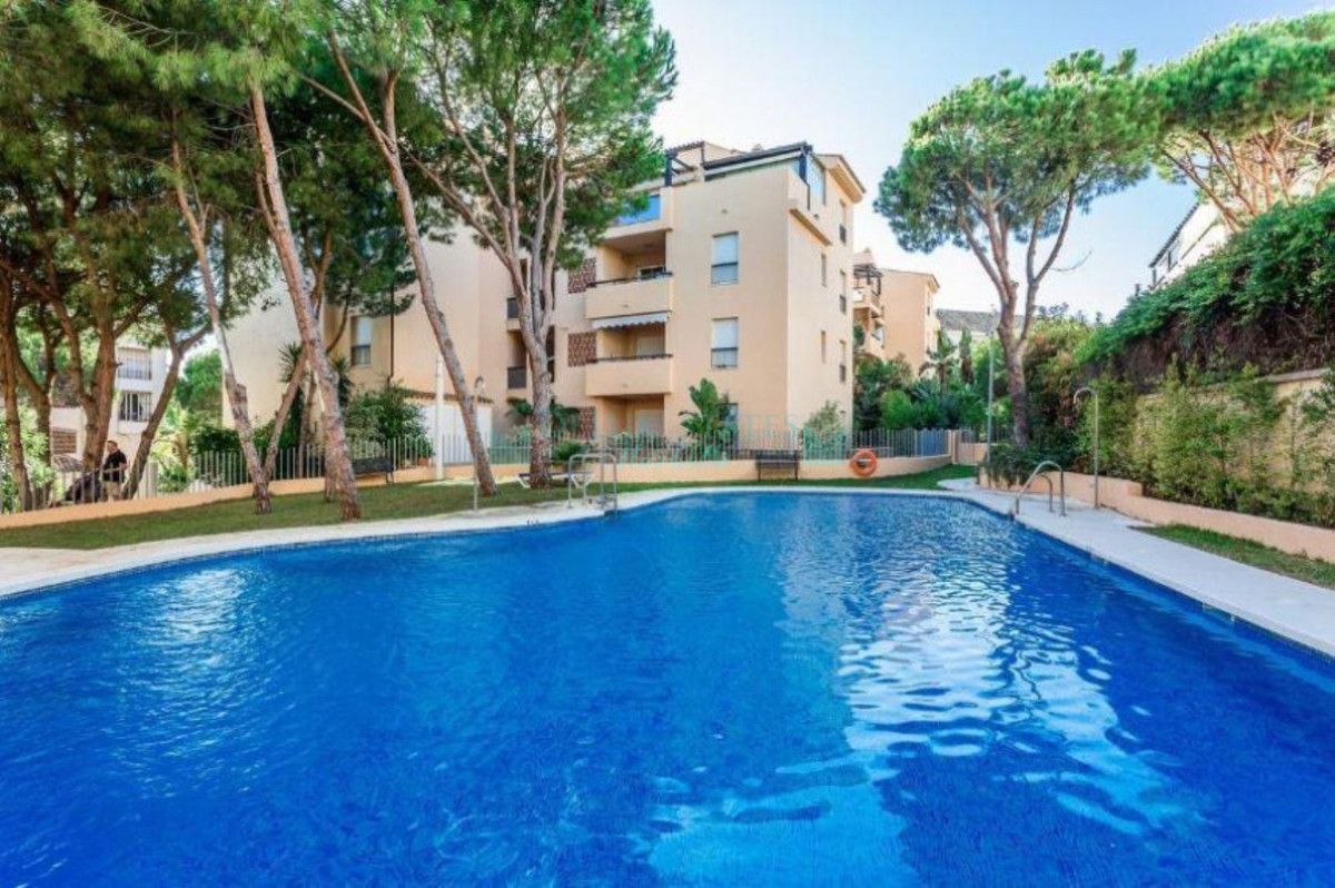 Apartment for sale in Elviria, Marbella East