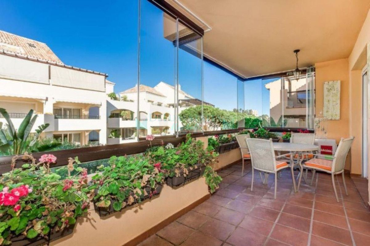 Apartment for sale in Elviria, Marbella East