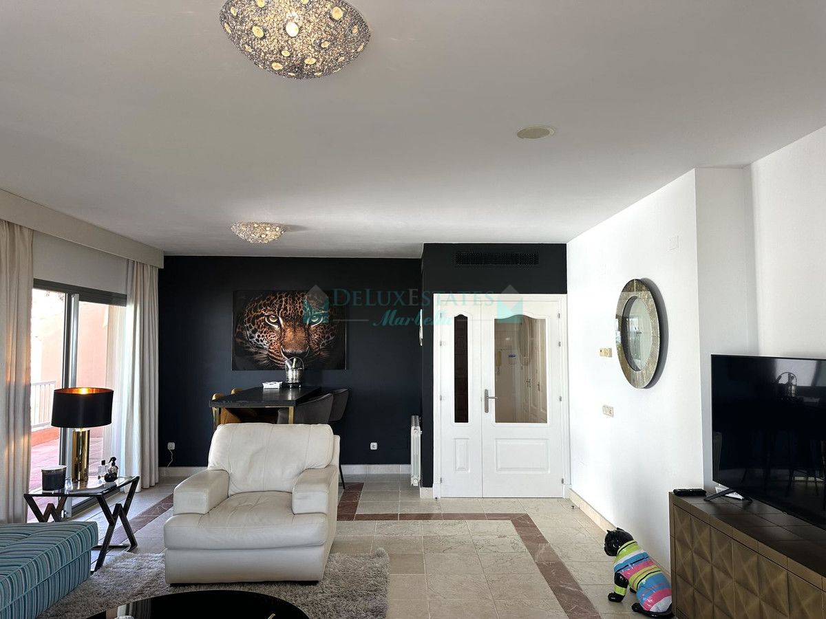 Penthouse for sale in Los Flamingos, Benahavis