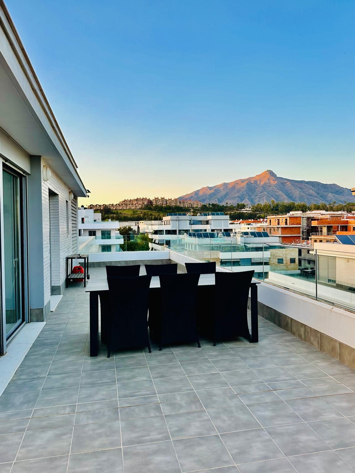 Penthouse for sale in Nueva Andalucia