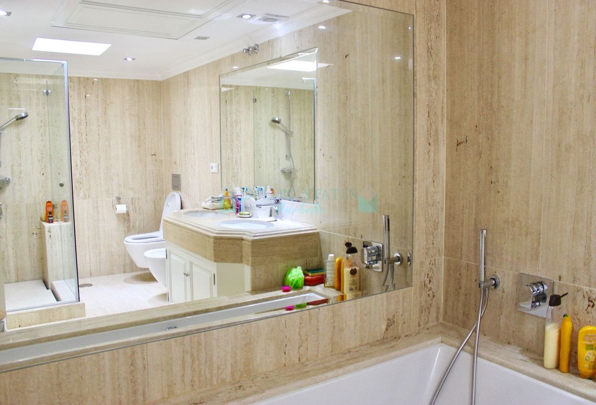 Adosado en alquiler en Costalita, Estepona