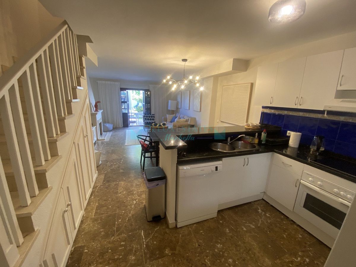 Town House for rent in Estepona