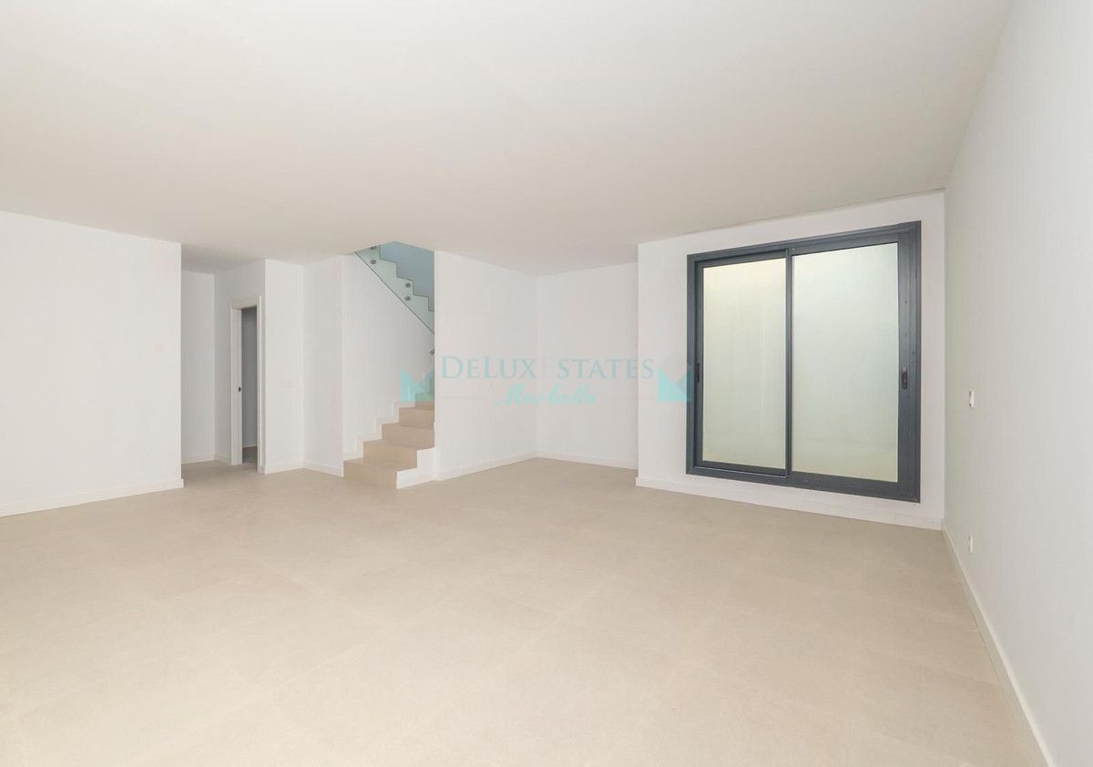 Town House for sale in Atalaya, Estepona