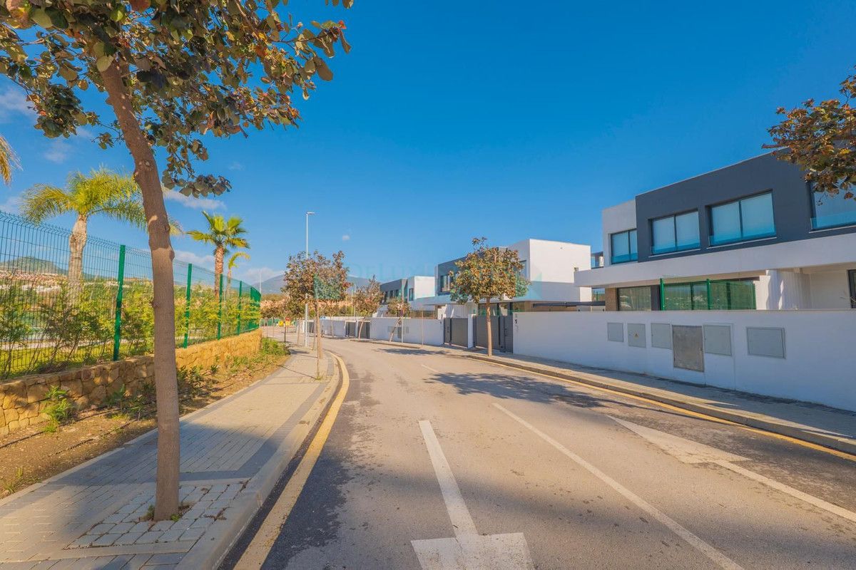 Town House for sale in Atalaya, Estepona