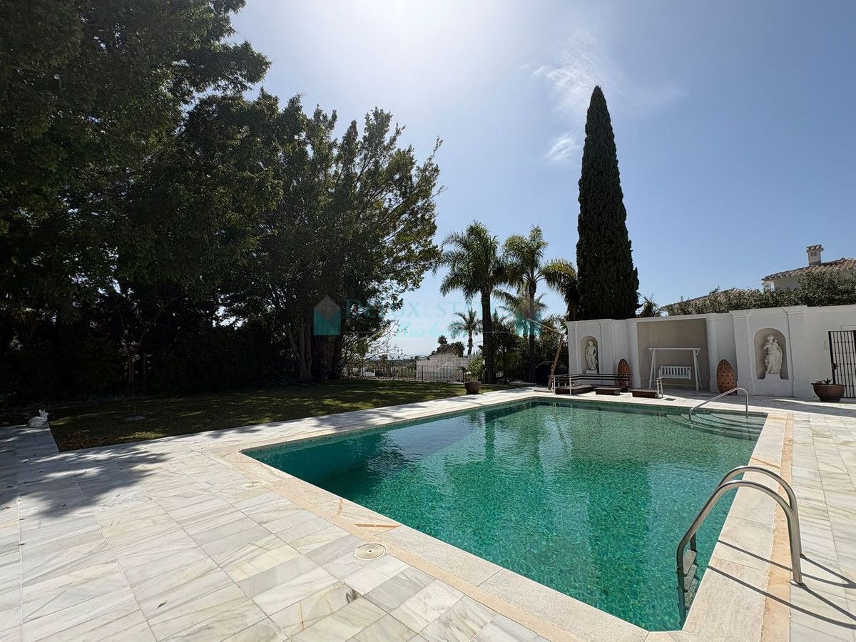 Villa en alquiler en El Paraiso, Estepona